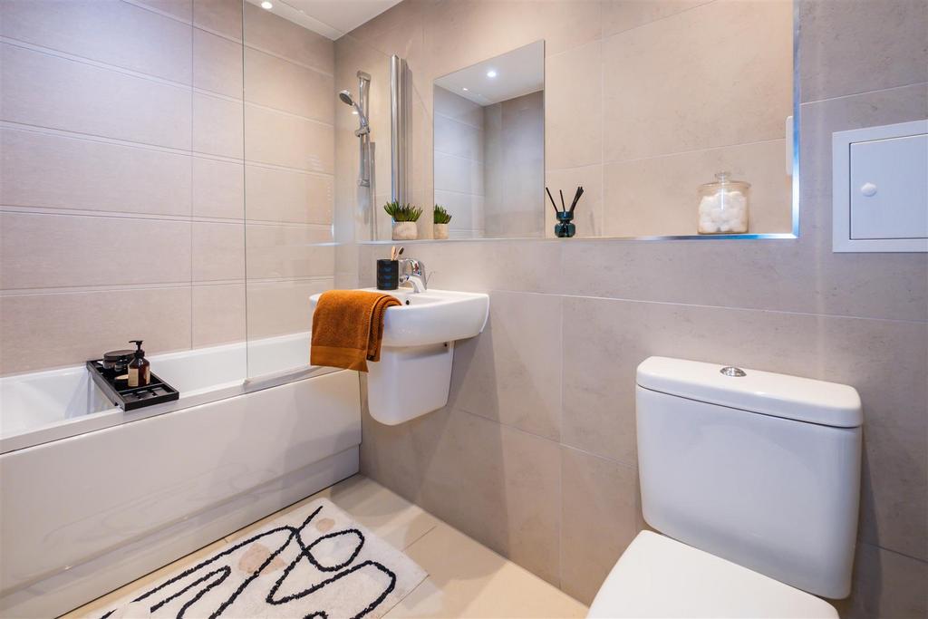 Lb1f Ky Vn JU-g Eg Qg4 PMp A.jpg