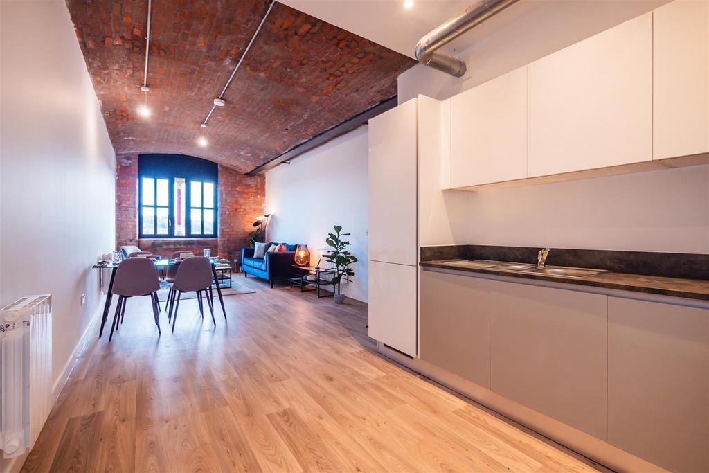 MU4 E3 KWYLUCRRmil Lno6yg.jpg