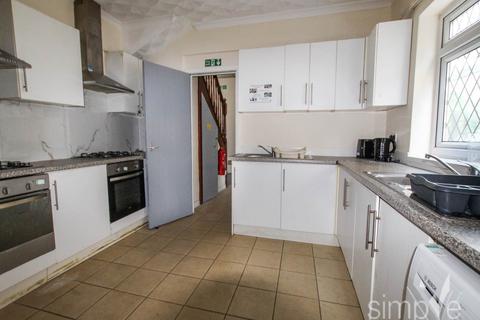 1 bedroom in a house share to rent, Regina Road, Southall, Middlesex