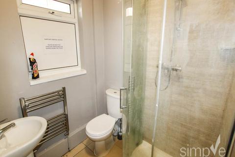 1 bedroom in a house share to rent, Regina Road, Southall, Middlesex