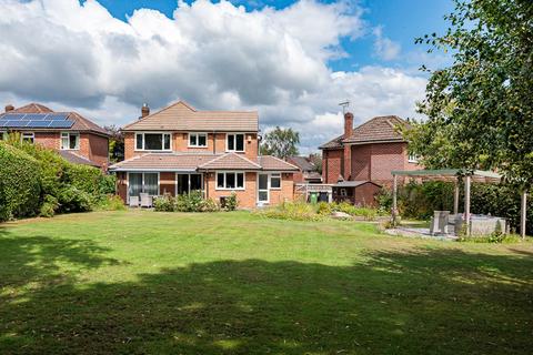 4 bedroom detached house for sale, Meadow Drive, Knutsford, WA16