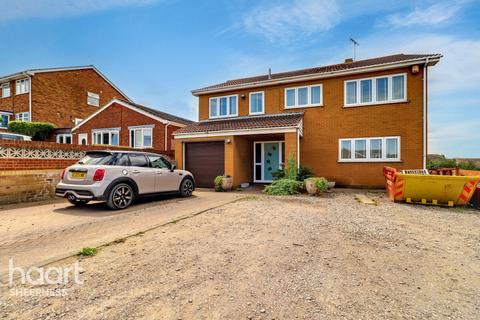 5 bedroom detached house for sale, Augustine Road, Minster