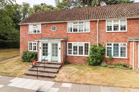 3 bed flat/apartment for rent in Westminster Court, St. Albans, Hertfordshire, AL1