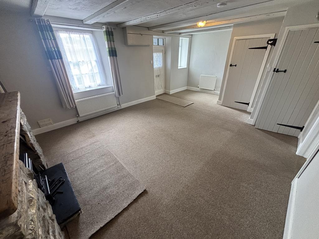 Living room (third image)