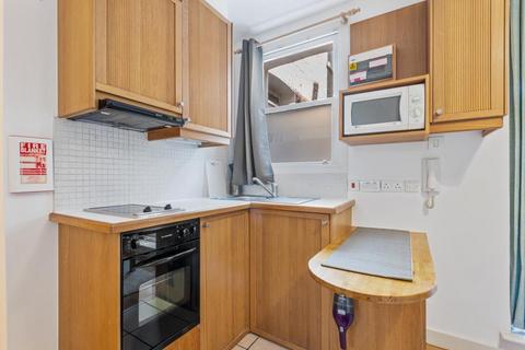 Studio to rent, Fairholme Road, West Kensington, W14