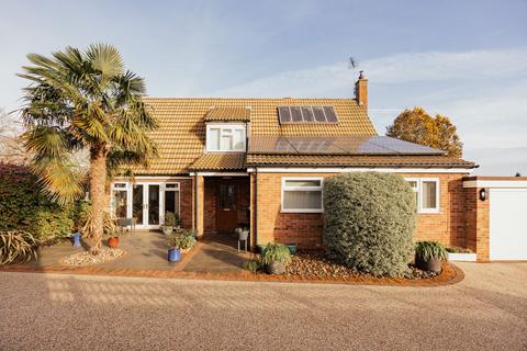 4 bedroom detached house for sale, Brundall