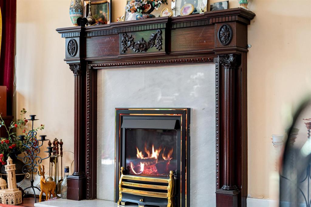 Fireplace feature