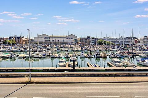 3 bedroom flat for sale, Weymouth