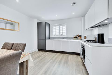 2 bedroom flat for sale, Armistice Avenue, Chelmsford, Essex