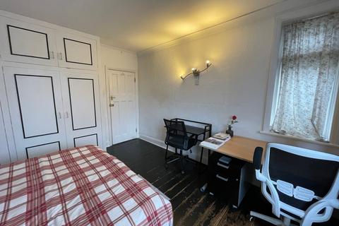 1 bedroom in a house share to rent, Preston Road, Wembley, HA9