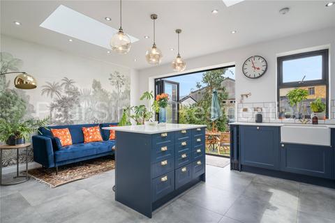 13 Sandringham Road, London, N22 6RB