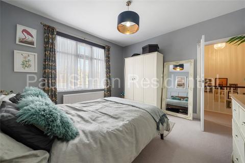 13 Sandringham Road, London, N22 6RB