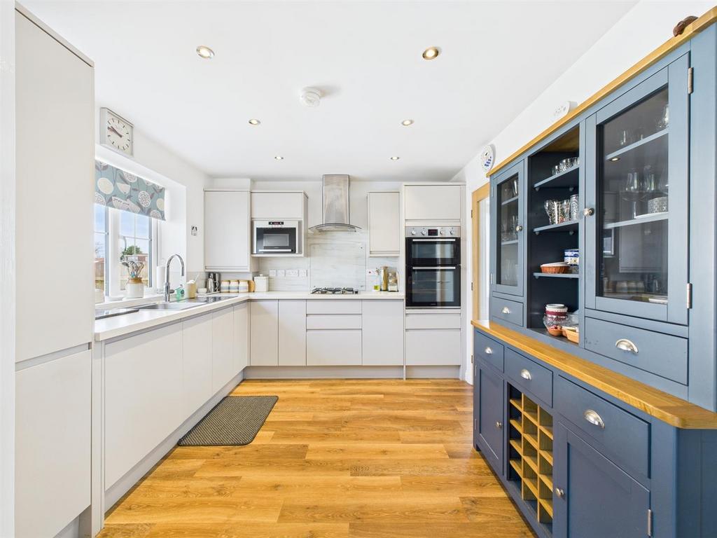 Kitchen:
