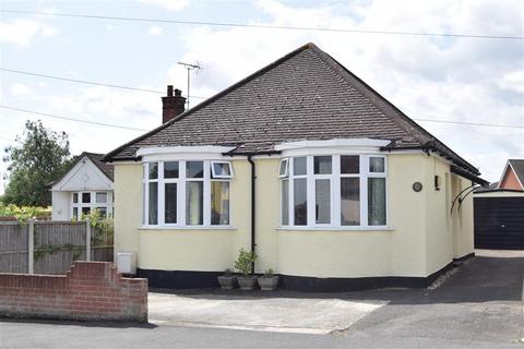 2 bedroom bungalow for sale, The Drive, Chelmsford