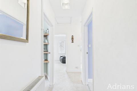 2 bedroom bungalow for sale, The Drive, Chelmsford