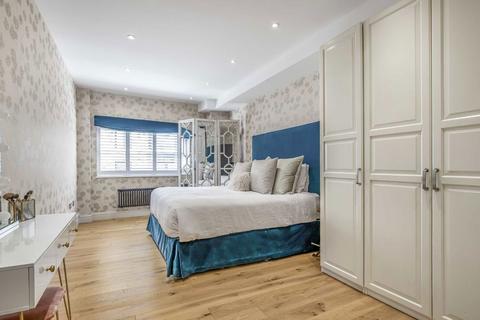 2 bedroom flat for sale, Tower Bridge Road, London SE1