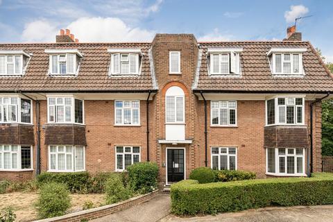 Kelvin Drive, East Twickenham TW1
