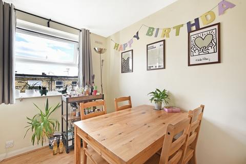 2 bedroom flat for sale, Gilden Crescent, Chalk Farm, NW5