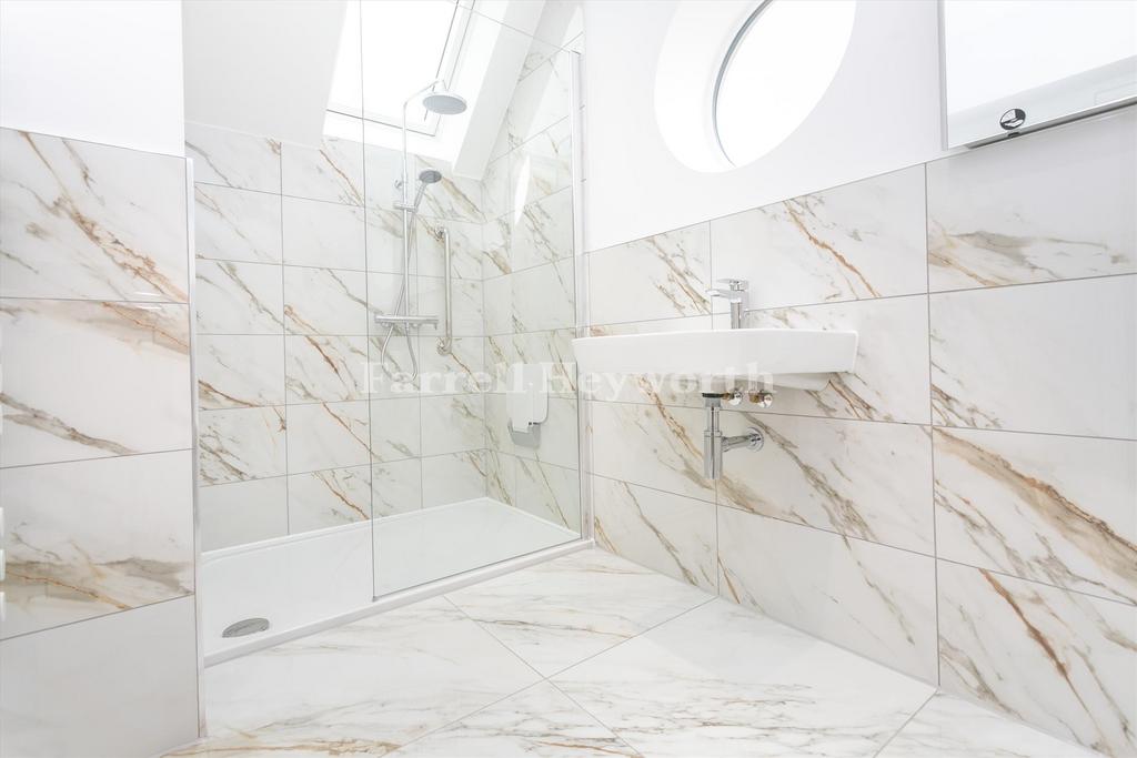 Shower room 2 view 2