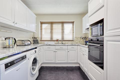 4 bedroom detached house for sale, Leapingwell Close, Chelmsford, CM2
