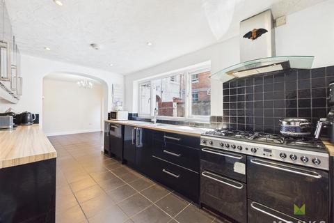 4 bedroom terraced house for sale, New Street, Wem
