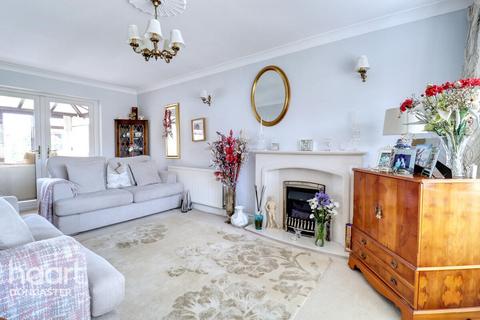 3 bedroom detached house for sale, Meadow Walk, Edenthorpe, Doncaster