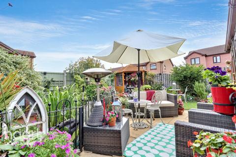 3 bedroom detached house for sale, Meadow Walk, Edenthorpe, Doncaster