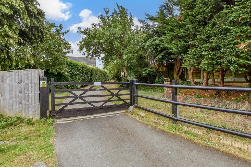 Driveway/Parking