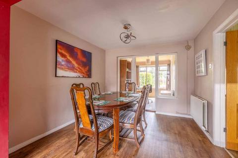 71 Hazell Way, Stoke Poges, Slough, SL2 4DG
