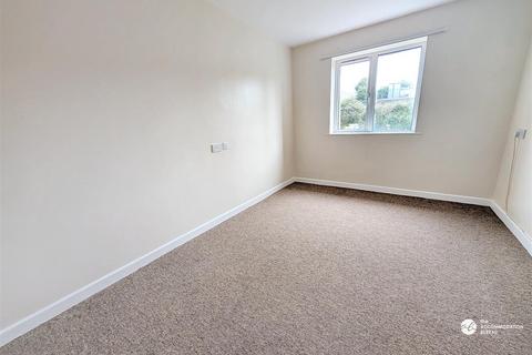 1 bedroom flat to rent, Trevarthian Road, St Austell, PL25