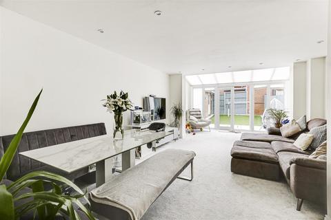 3 bedroom terraced house for sale, Olvega Drive, Buntingford