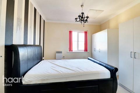 12 Ulverston, Purfleet, RM19 1SW