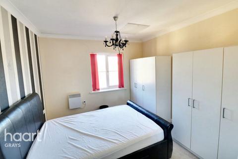 12 Ulverston, Purfleet, RM19 1SW