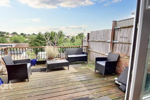 67 Walcot Avenue, Luton, LU2 0PP