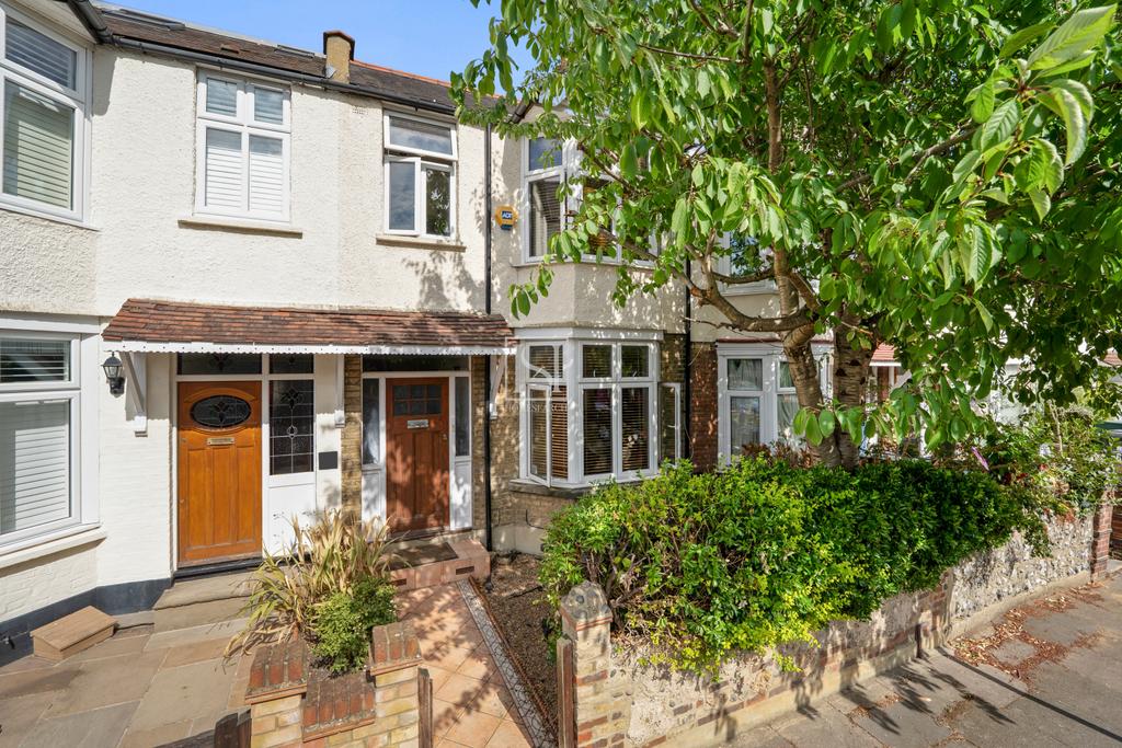 NEW TO MARKET!! Charming 3-Bed Mid-Terrace with