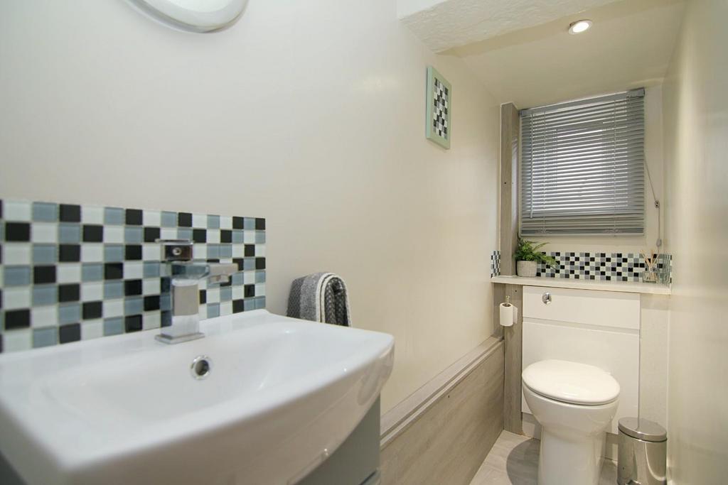 Downstairs wc