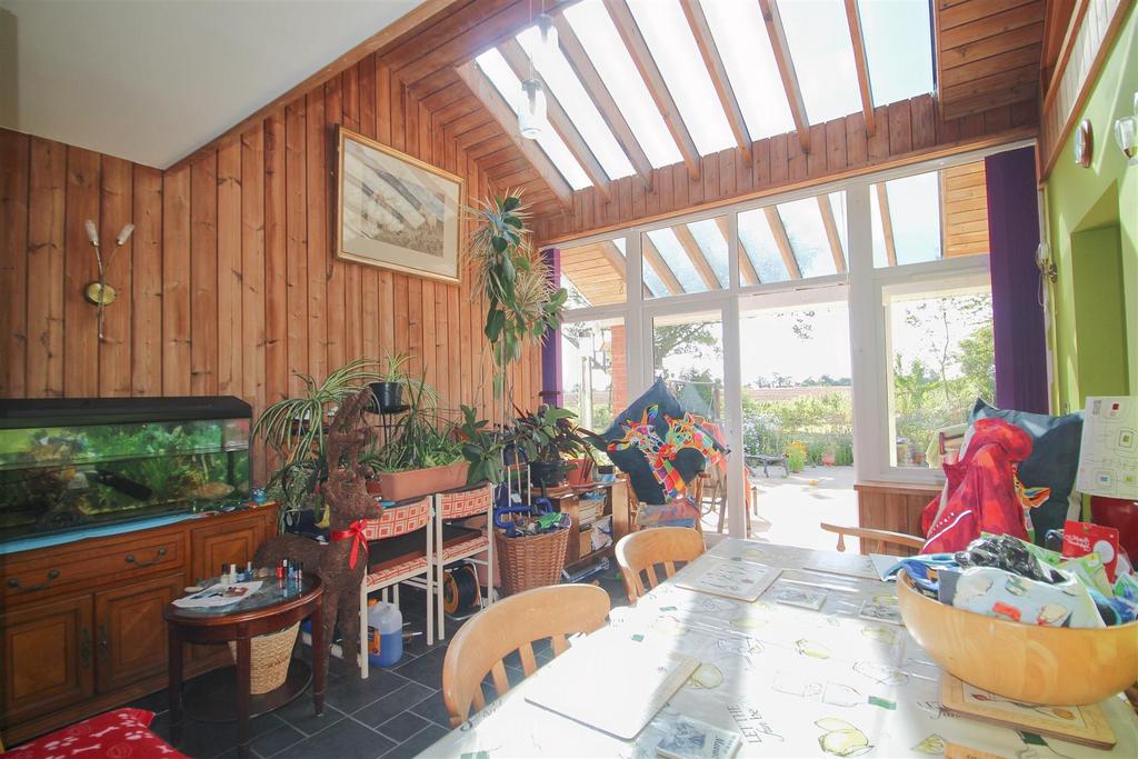 Sun Room/Diner