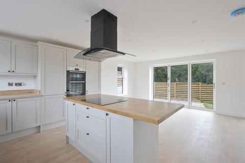 3 bedroom detached house for sale, Thorncliffe Avenue, Darley Dale, Matlock