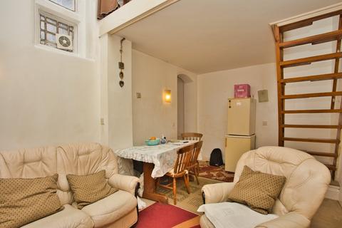 2 bedroom flat for sale, Ladywell, Dover, Kent, CT16