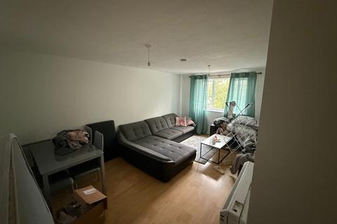 2 bedroom flat to rent, 2 Bedroom Flat – Greenslade Road, Barking, Essex IG11