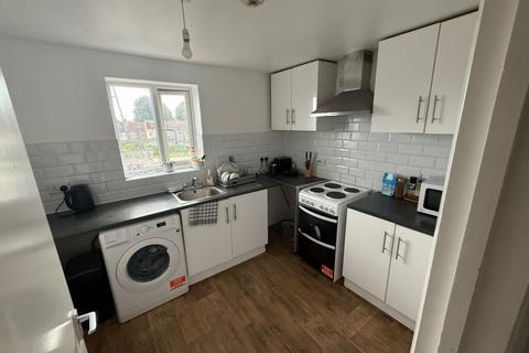 2 bedroom flat to rent, 2 Bedroom Flat – Greenslade Road, Barking, Essex IG11