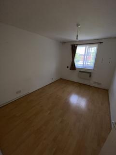 2 bedroom flat to rent, 2 Bedroom Flat – Greenslade Road, Barking, Essex IG11