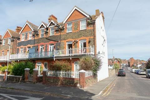 2 bedroom flat for sale, Cedric Road, Westgate-On-Sea, CT8