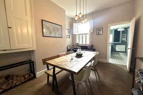 2 bedroom house for sale, 13 Gray Street, York