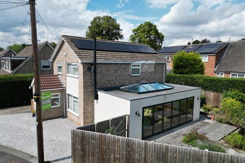 4 bedroom detached house for sale, Manor Drive, Elloughton