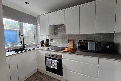 18 Foundry Row, Lonlas, Neath, SA10 6RH