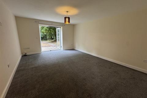 3 bedroom detached bungalow to rent, Perry Park Road, Rowley Regis