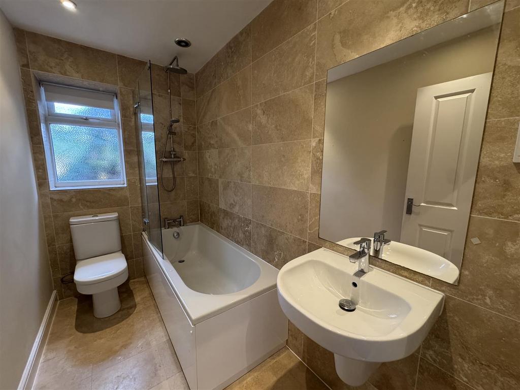 Bathroom.JPG