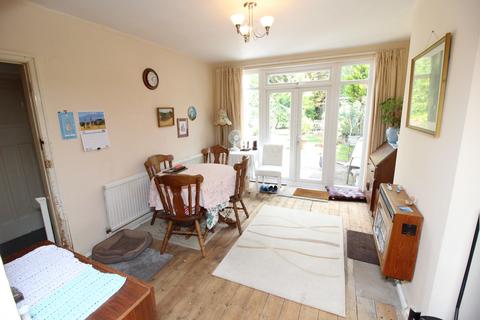 4 bedroom semi-detached house for sale, Kinross Avenue, Worcester Park KT4