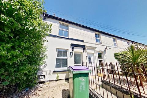 2 bedroom terraced house for sale, Cheriton High Street, Folkestone